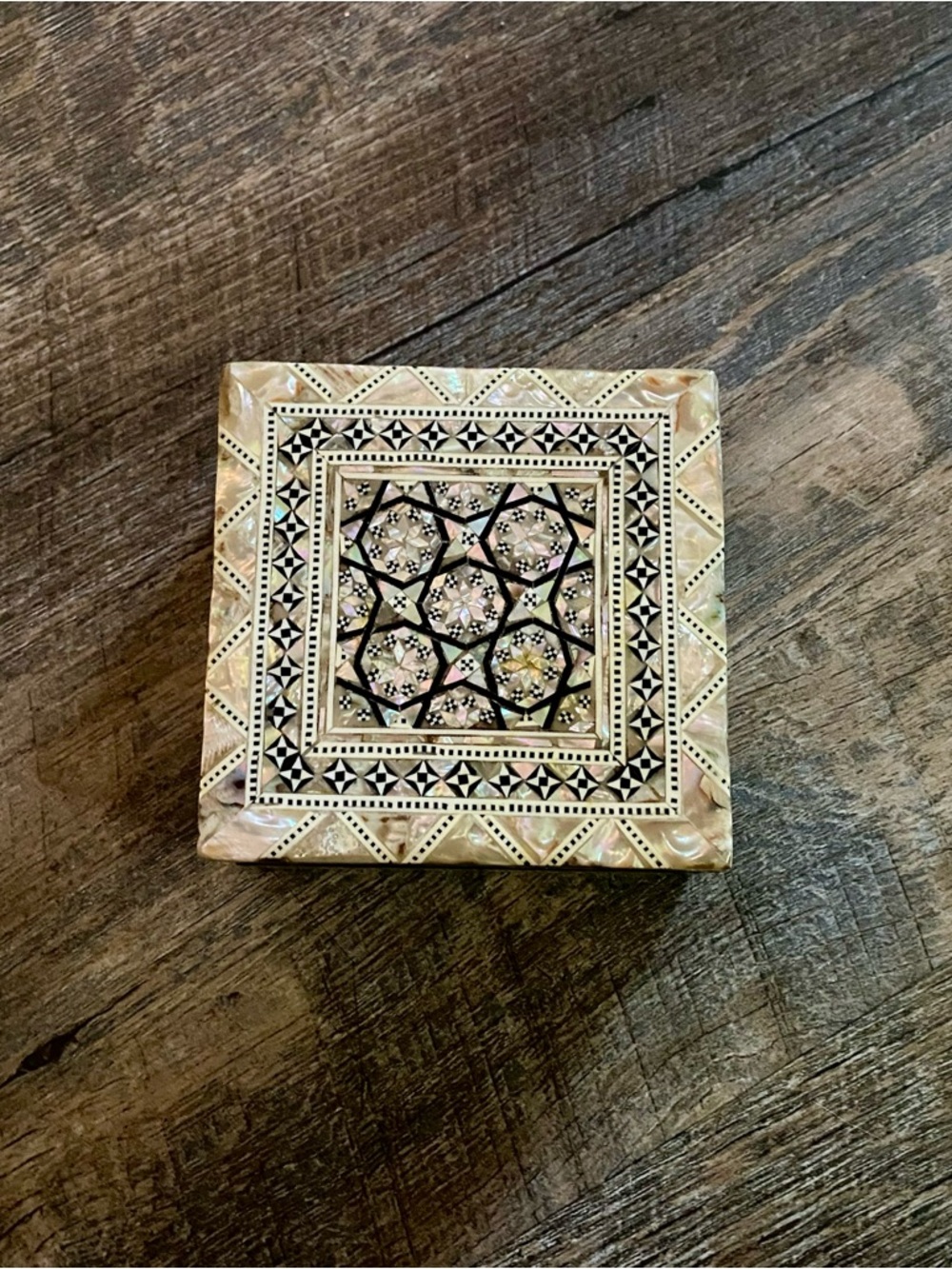 Handmade Beautiful Mother of Pearl Egyptian Inlay Box Velvet Inside Has Tags